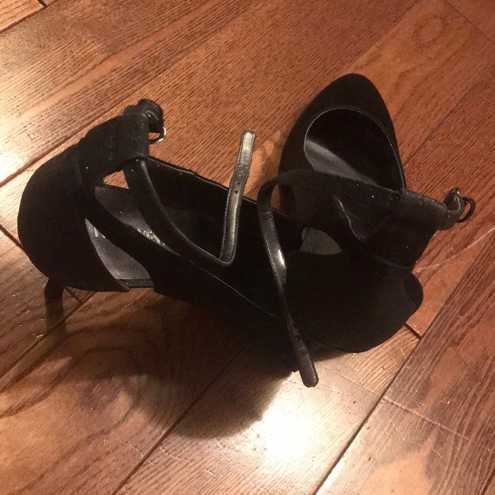Nine West heels! Like new.